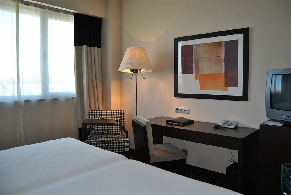 Nh Alcorcon Hotel Exterior photo
